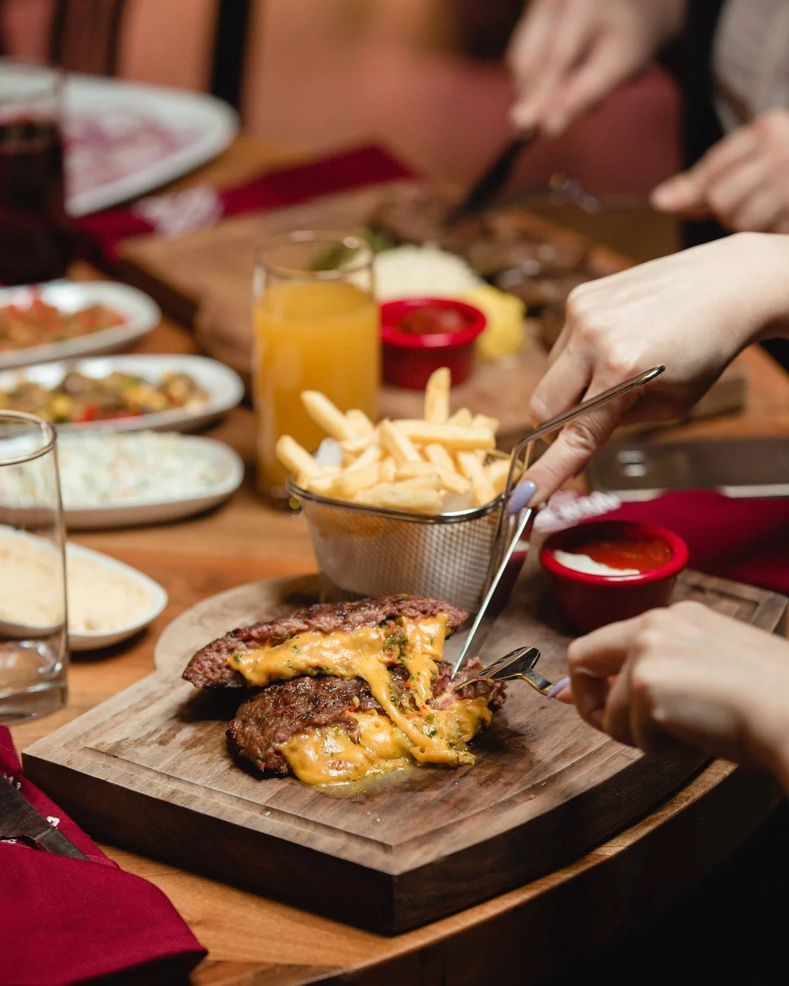 El menú Caminito: carne con queso fundido en MILA