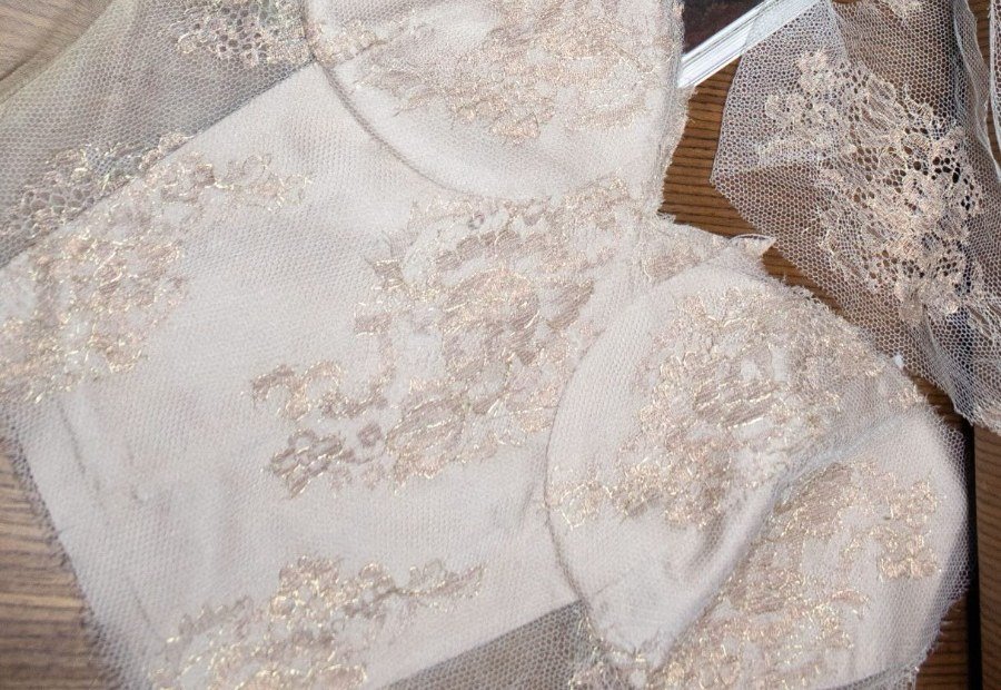 Encaje Chantilly, tejido de Encaje